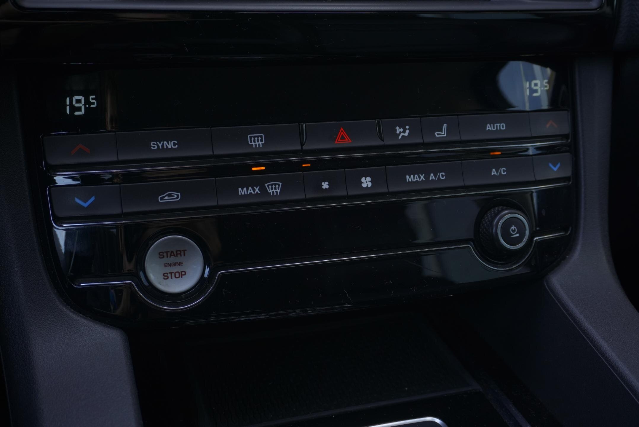 Jaguar F-Pace SUV / Terénní 2,0 l 184 kw