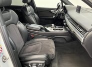 Audi Q7 25