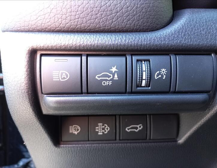 Toyota Land Cruiser 26