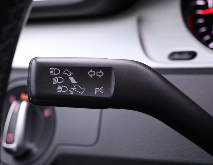 Volkswagen Passat Kombi 1,6 l 77 kw