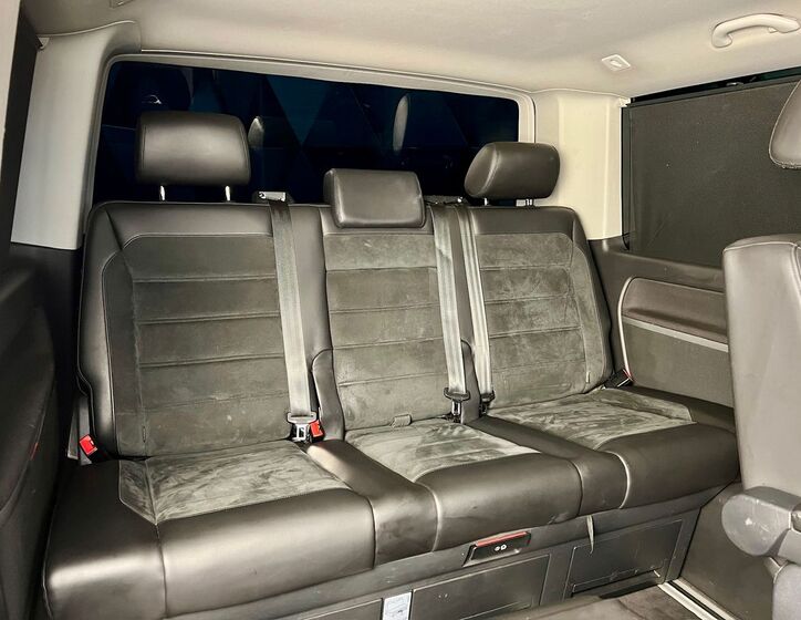 Volkswagen Multivan 13