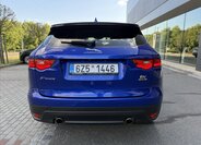 Jaguar F-Pace 8