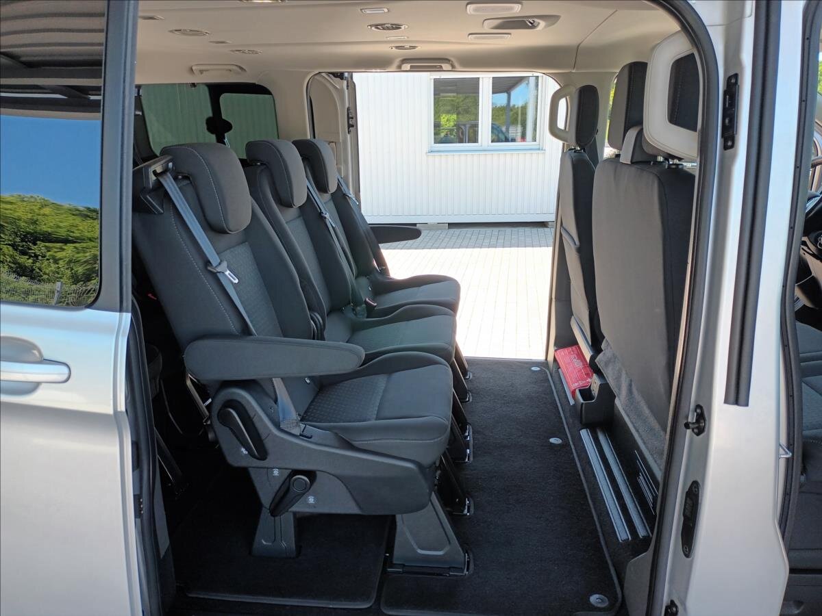 Ford Tourneo Custom VAN-Minibus 2,0 l 96 kw