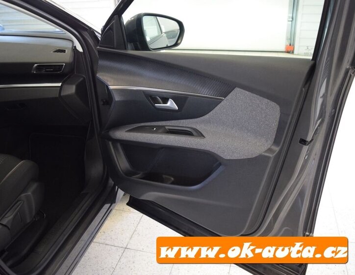 Peugeot 3008 SUV 1,2 l 96 kw