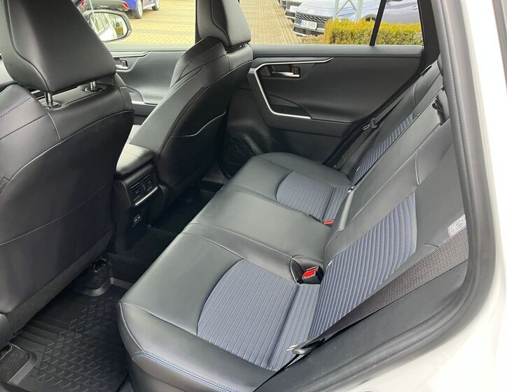 Toyota RAV4 SUV 2,5 l 131 kw