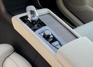 Volvo XC90 SUV / Terénní 2,0 l 335 kw