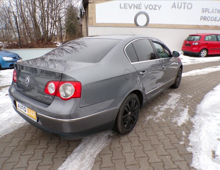 Volkswagen Passat Sedan 2,0 l 103 kw