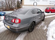 Volkswagen Passat Sedan 2,0 l 103 kw