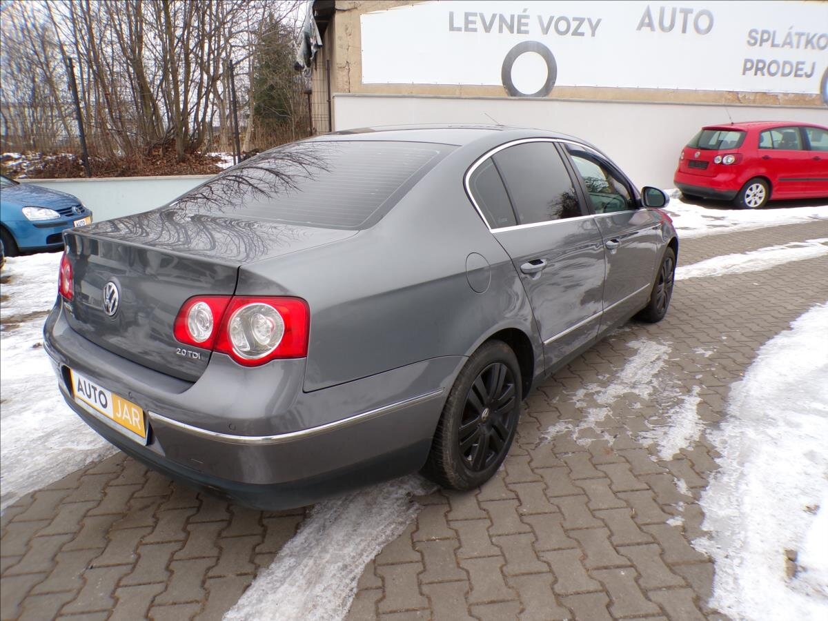 Volkswagen Passat Sedan 2,0 l 103 kw