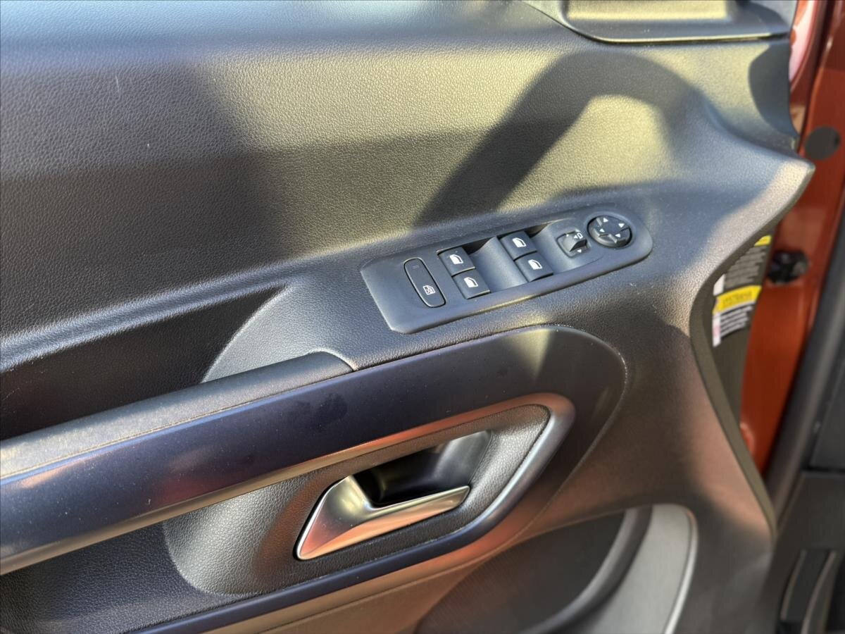 Peugeot Rifter MPV 1,5 l 96 kw