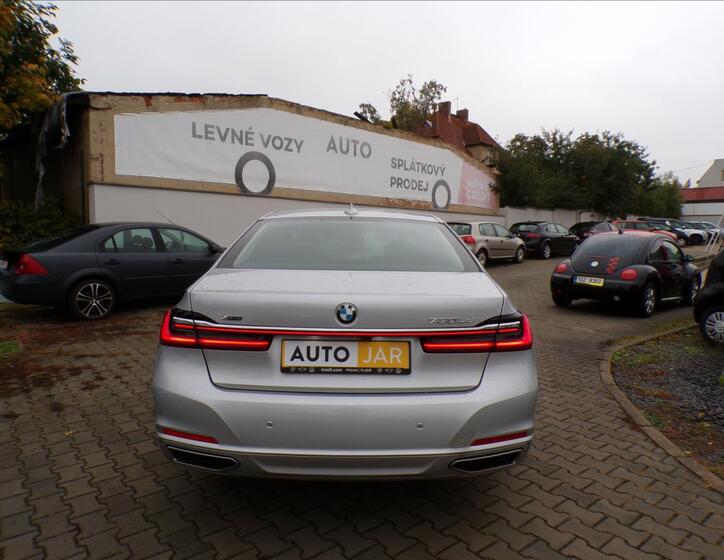 BMW Řada 7 8