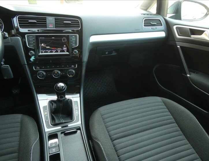 Volkswagen Golf Kombi 1,6 l 81 kw