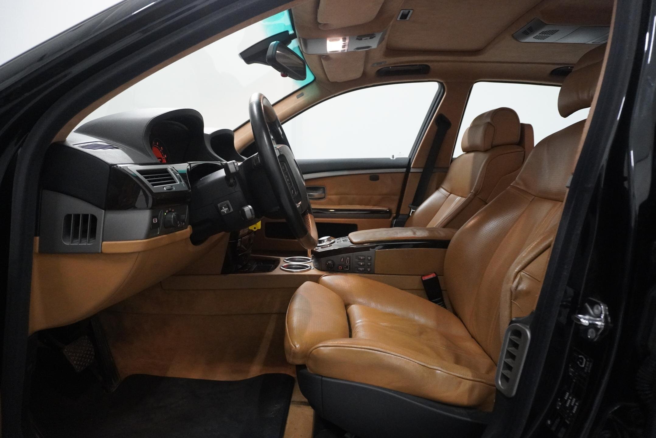 BMW Řada 7 Sedan 6,0 l 327 kw