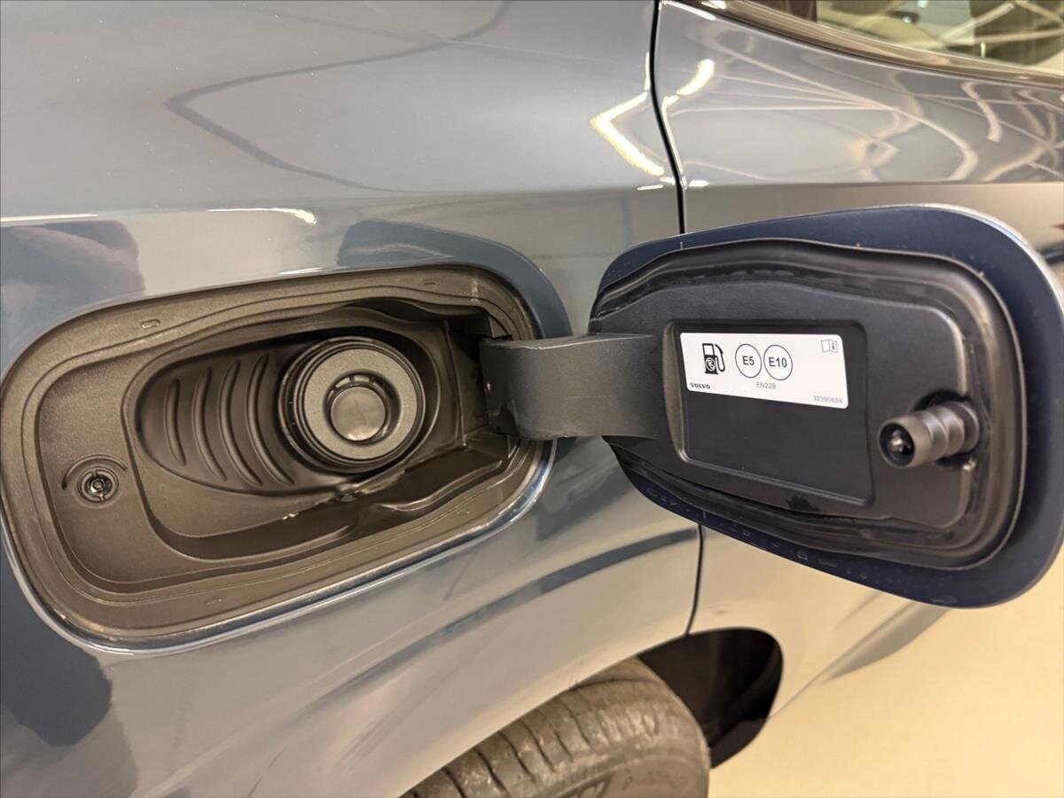 Volvo XC60 SUV / Terénní 2,0 l 184 kw