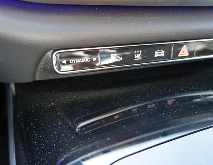 Mercedes-Benz Třídy E 28