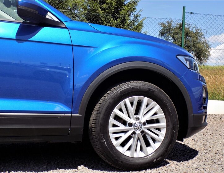 Volkswagen T-Roc SUV / Terénní 1,6 l 85 kw