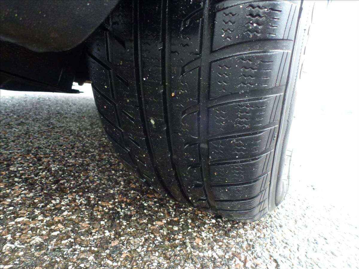 Volkswagen Touran Kombi 2,0 l 100 kw