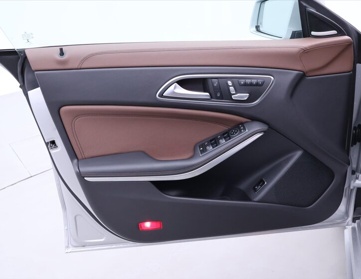 Mercedes-Benz CLA 11