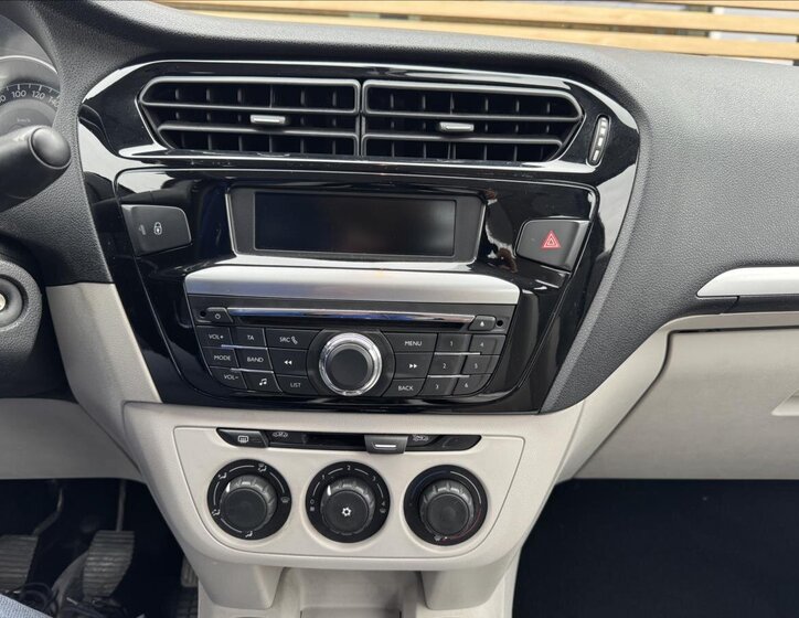 Peugeot 301 Sedan 1,6 l 85 kw