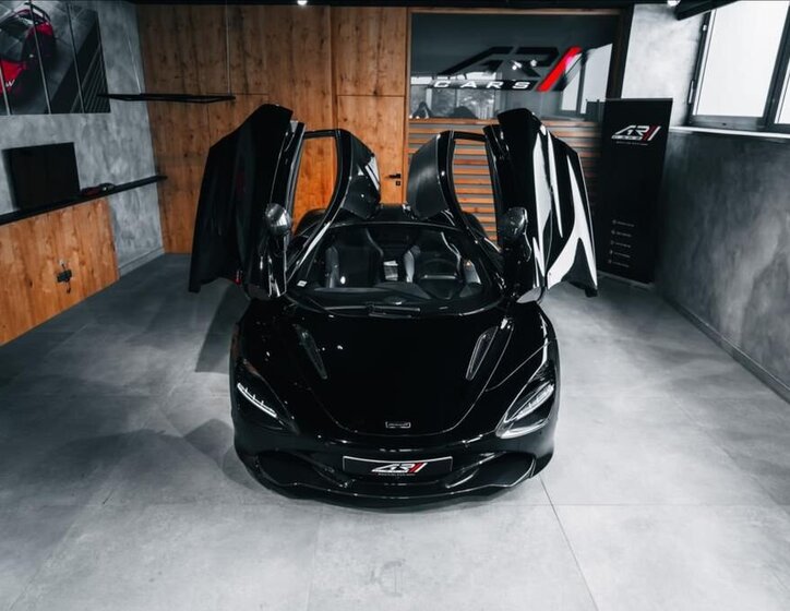 McLaren 720S 30