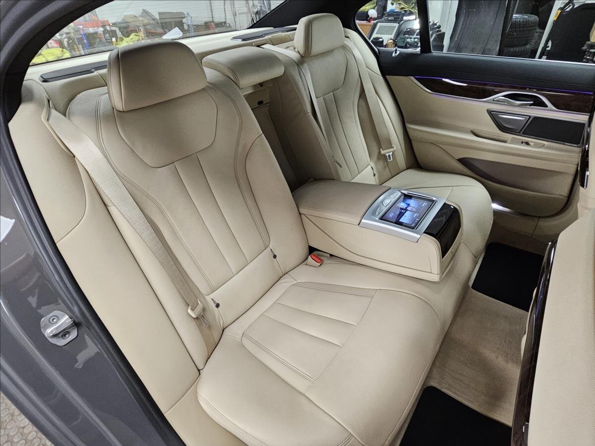 BMW Řada 7 Sedan / Limuzína 3,0 l 195 kw