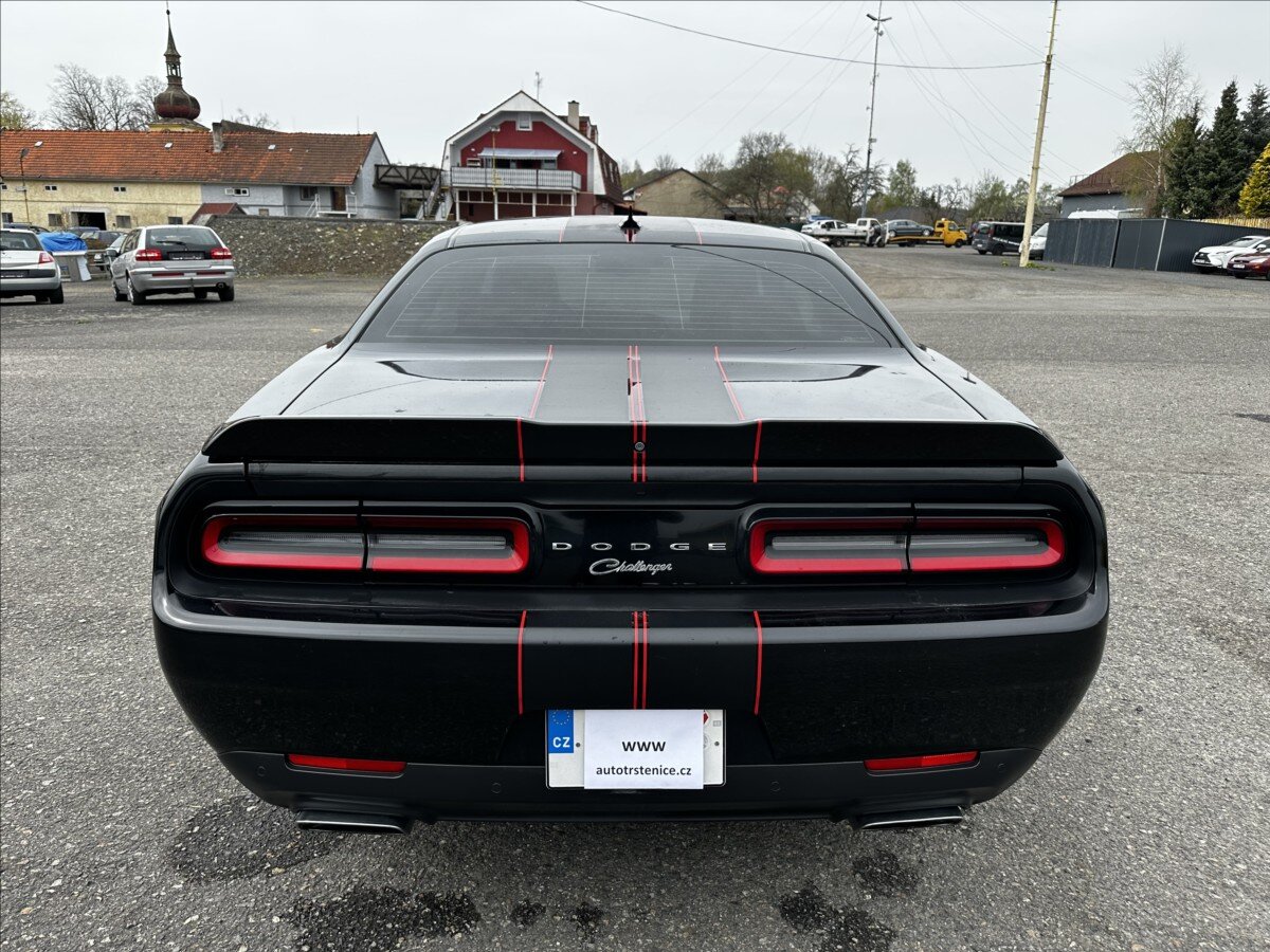 Dodge Challenger Kupé 5,7 l 277 kw