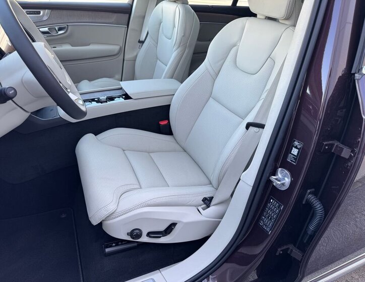 Volvo XC90 SUV / Terénní 2,0 l 184 kw
