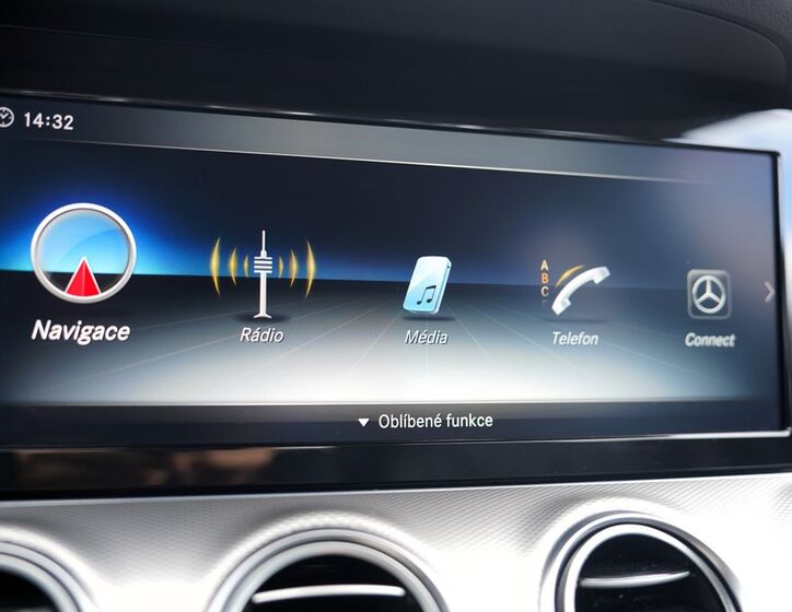 Mercedes-Benz Třídy E 42