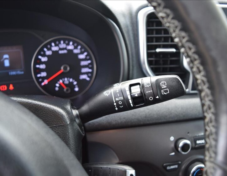 KIA Sportage SUV 2,0 l 100 kw