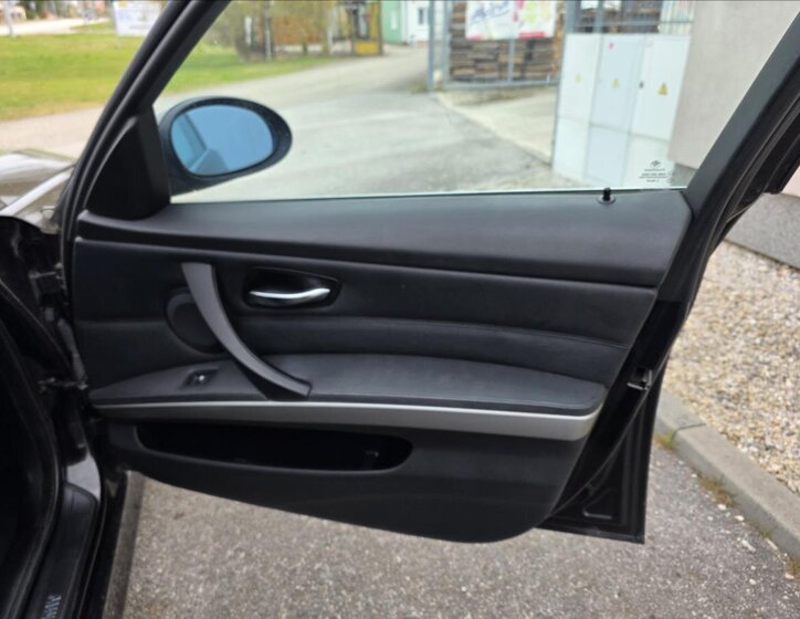 BMW Řada 3 Kombi 3,0 l 170 kw