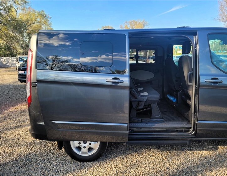 Ford Tourneo Custom MPV 2,0 l 125 kw