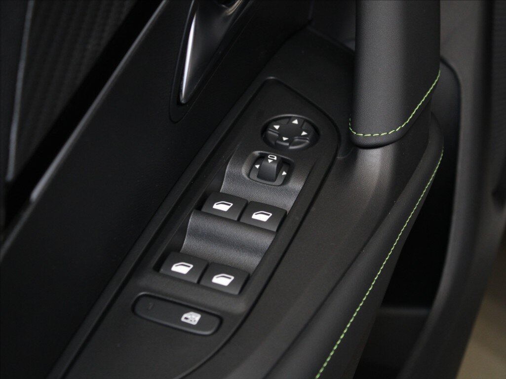 Peugeot 2008 SUV / Terénní 1,2 l 107 kw
