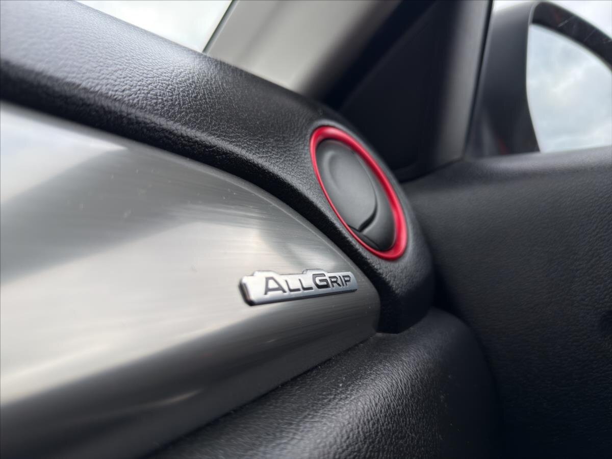 Suzuki Vitara SUV / Terénní 1,4 l 103 kw