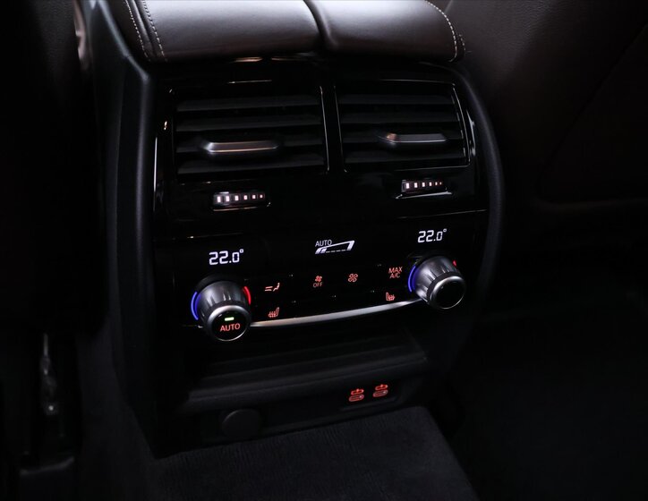 BMW Řada 5 Kombi 3,0 l 250 kw