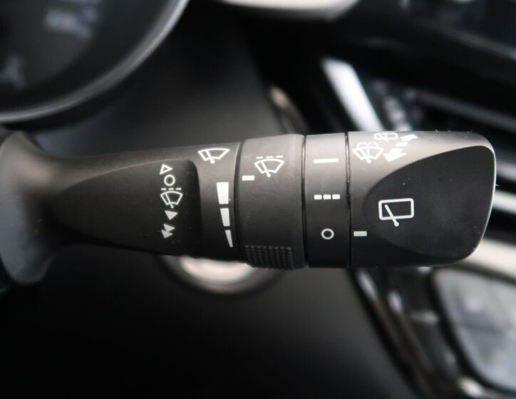 Toyota C-HR SUV / Terénní 1,8 l 72 kw