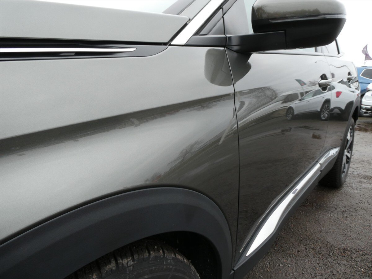 Peugeot 3008 SUV 1,6 l 121 kw