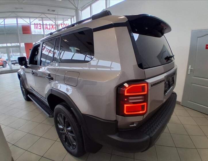 Toyota Land Cruiser SUV 2,8 l 151 kw