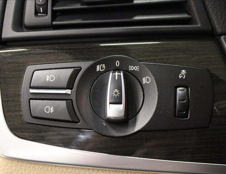 BMW Řada 5 Sedan / Limuzína 3,0 l 150 kw