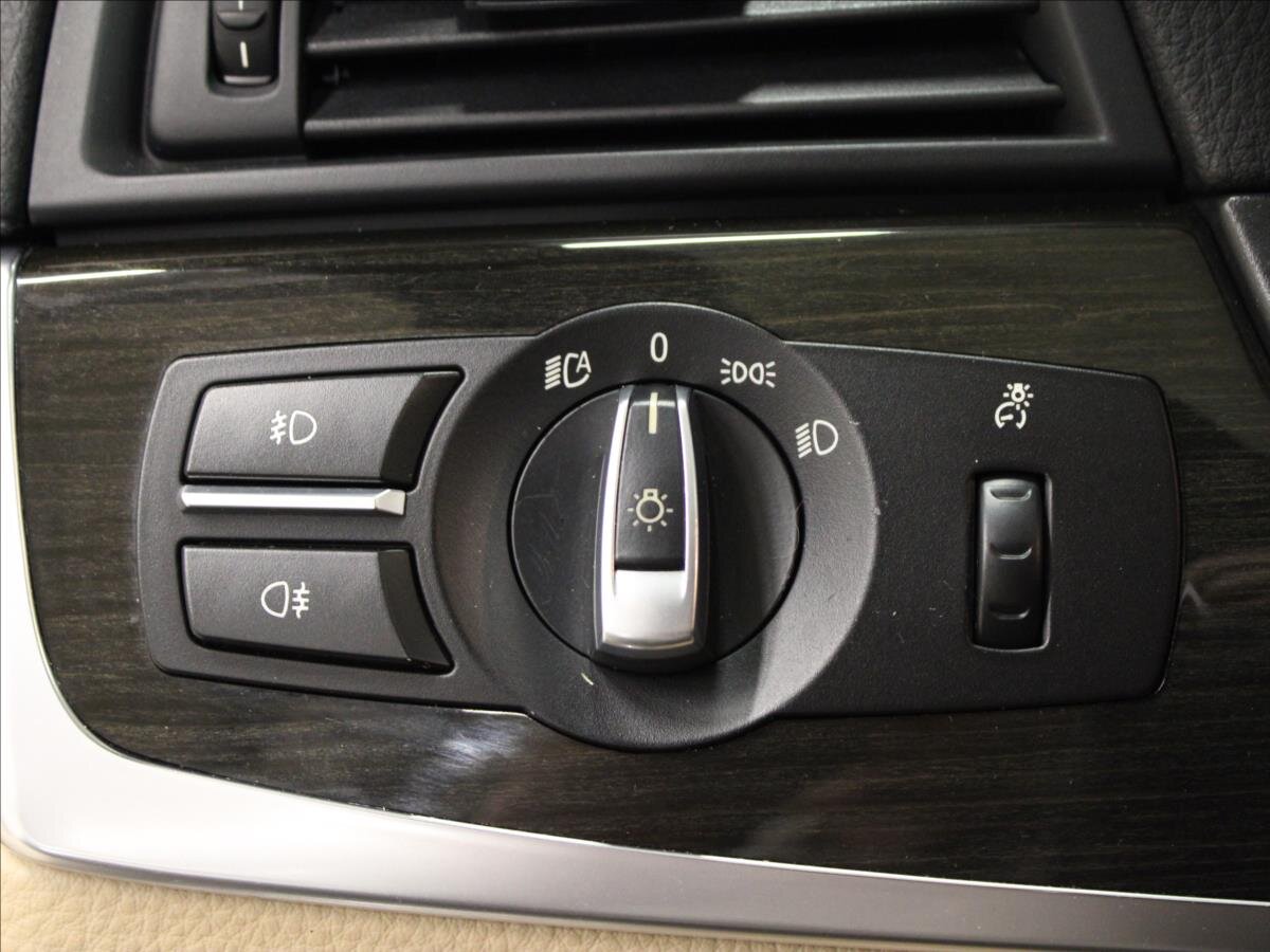 BMW Řada 5 Sedan / Limuzína 3,0 l 150 kw