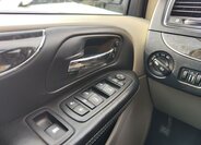 Lancia Voyager MPV 2,8 l 120 kw