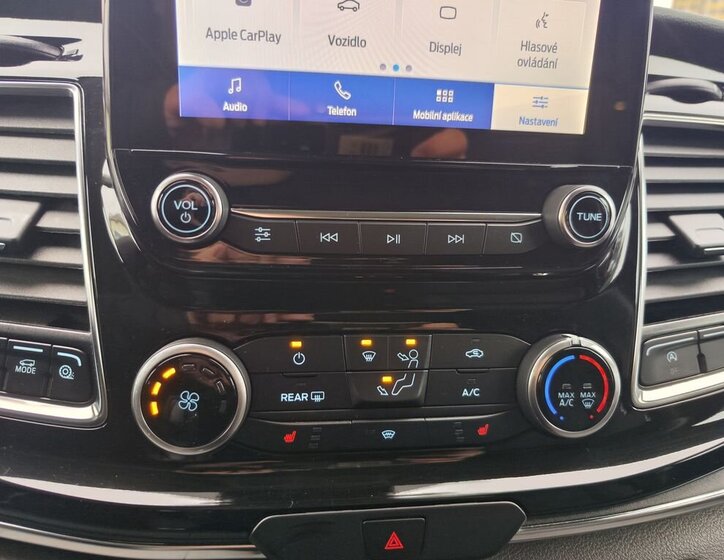 Ford Tourneo Custom 20