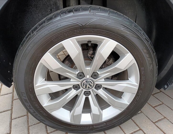 Volkswagen T-Roc SUV / Terénní 1,5 l 110 kw