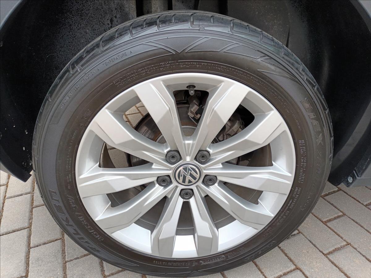 Volkswagen T-Roc SUV / Terénní 1,5 l 110 kw
