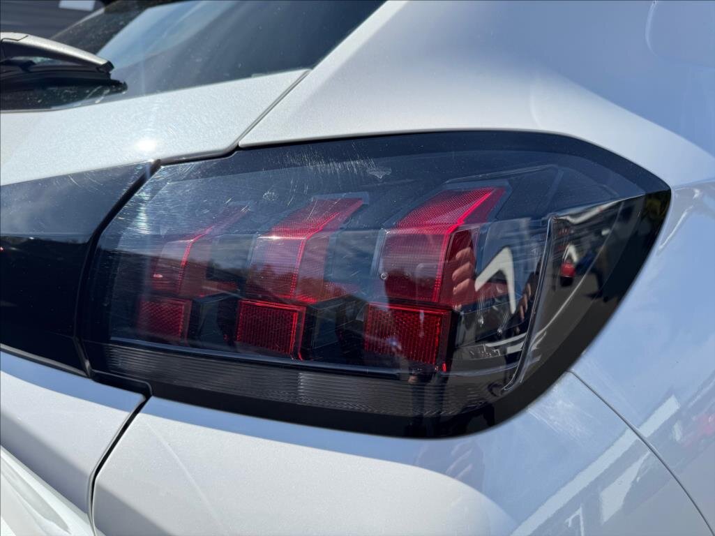 Peugeot 208 Hatchback 1,2 l 55 kw