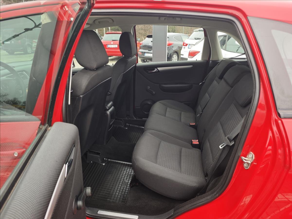 Mercedes-Benz Třídy B MPV 2,0 l 100 kw