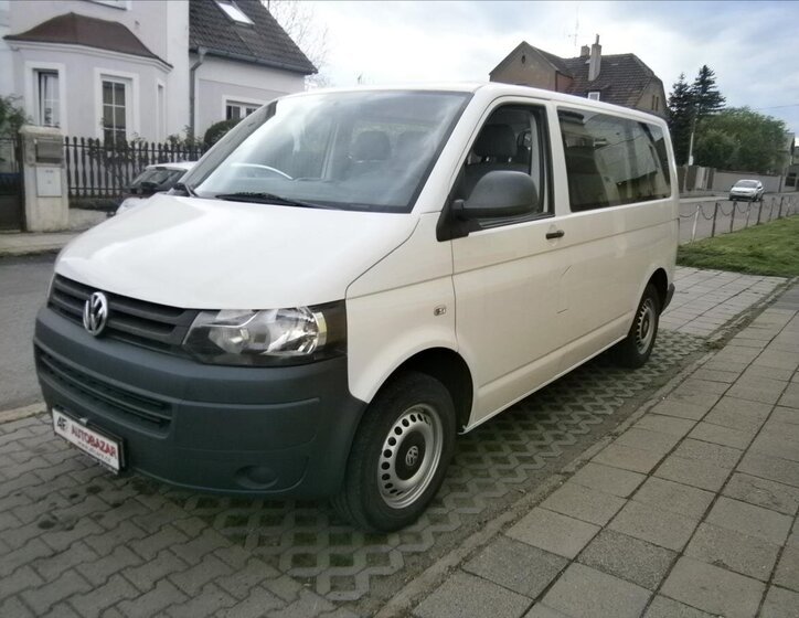 Volkswagen Transporter Kombi 2,0 l 62 kw