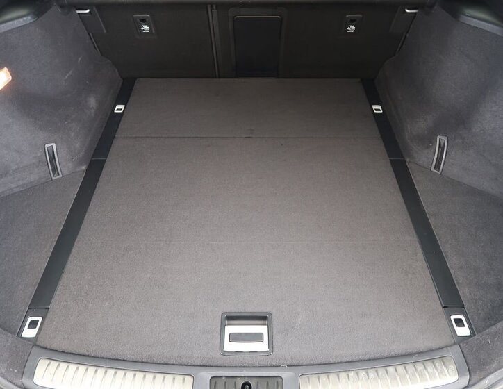 Toyota Avensis Kombi 2,0 l 105 kw