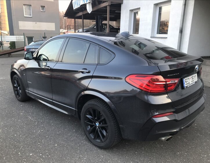 BMW X4 Sedan / Limuzína 2,0 l 140 kw