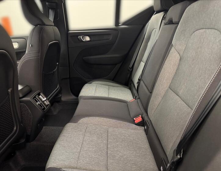 Volvo XC40 11