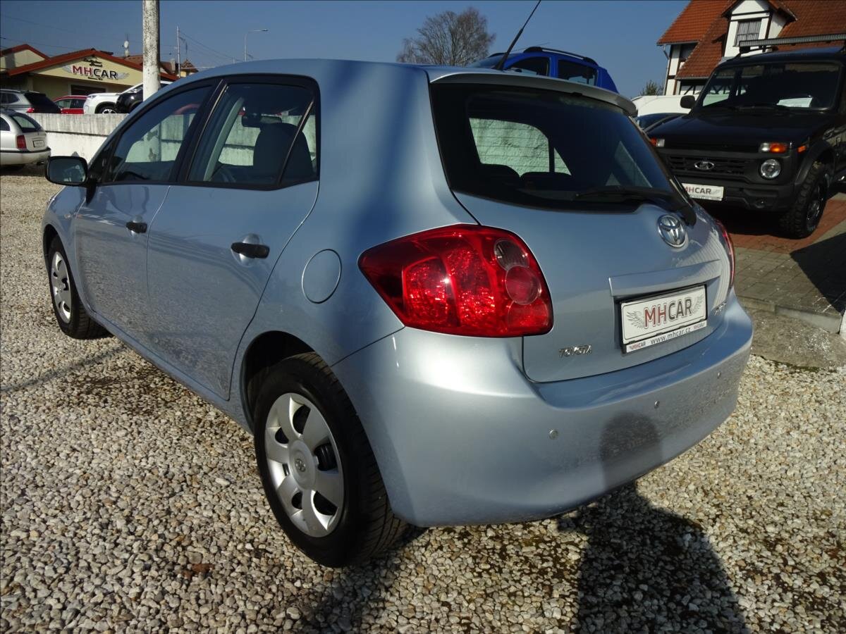 Toyota Auris Hatchback 1,3 l 74 kw